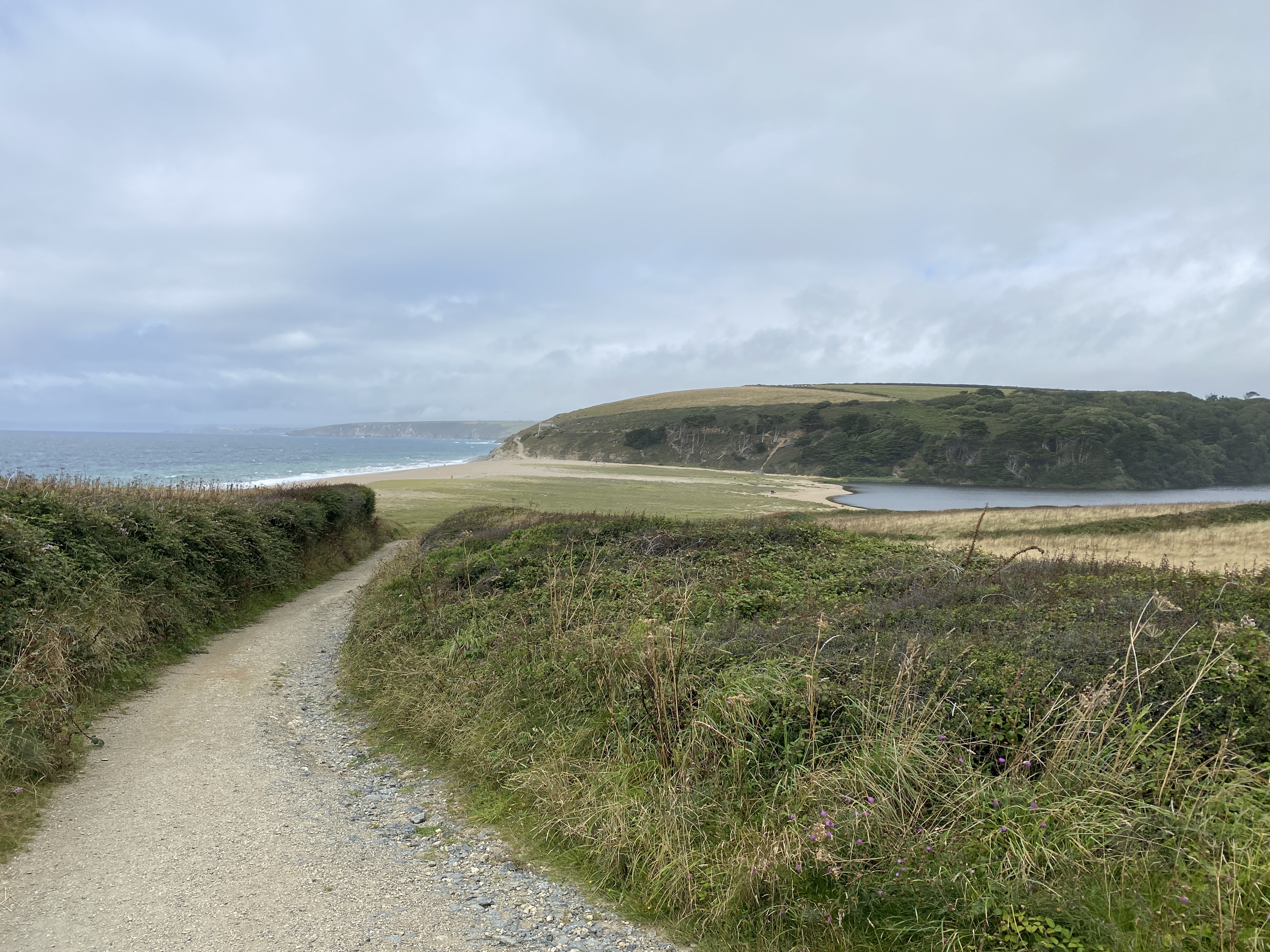 The approach to Loe Bar Beach with the open ocean on one side and the freshwater lake on the other.